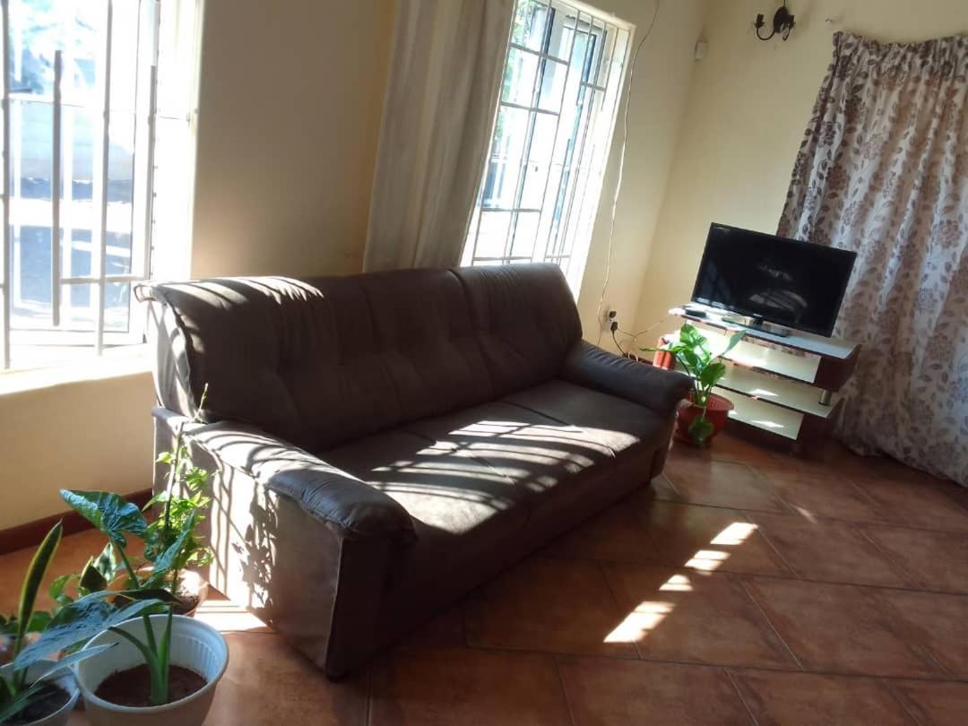 Sugar Shack Backpackers Botswana Bed & Breakfast Gaborone Luaran gambar
